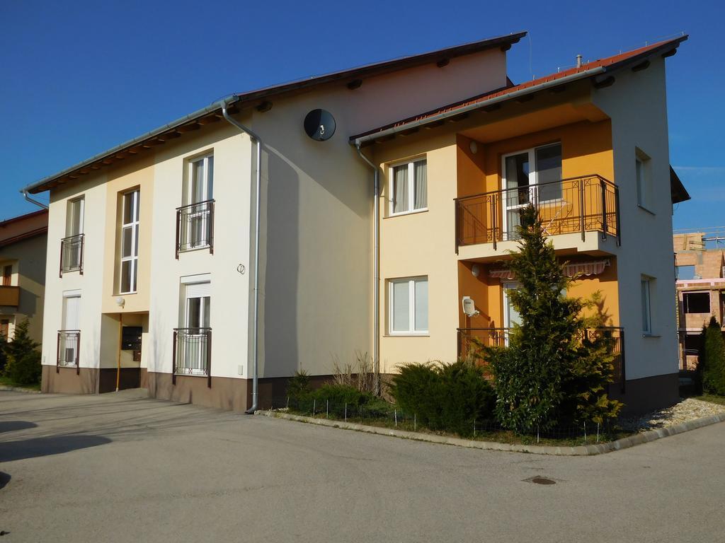 Jade Apartment Hegykő Exteriér fotografie